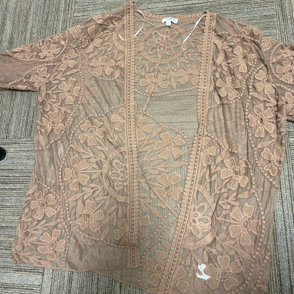 Shop the Mint MOCHA lace floral tie short sleeve kimono - Picture 3 of 6